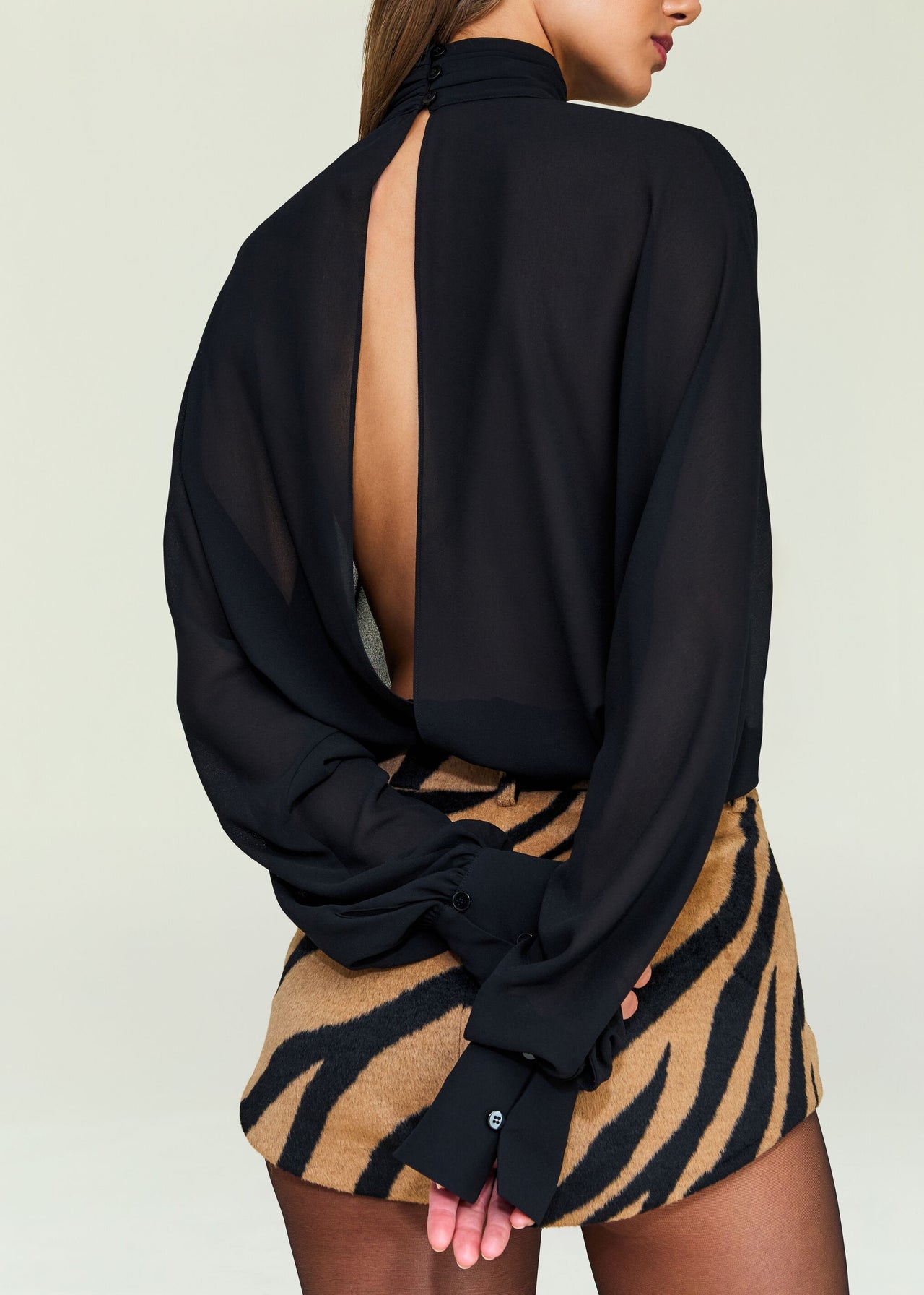 black dress blouse Farran / XS YGroup_louvre-bow-back-linen-dress controlled Care Sun Island. Strappy Midi Color:Ivory/Gold