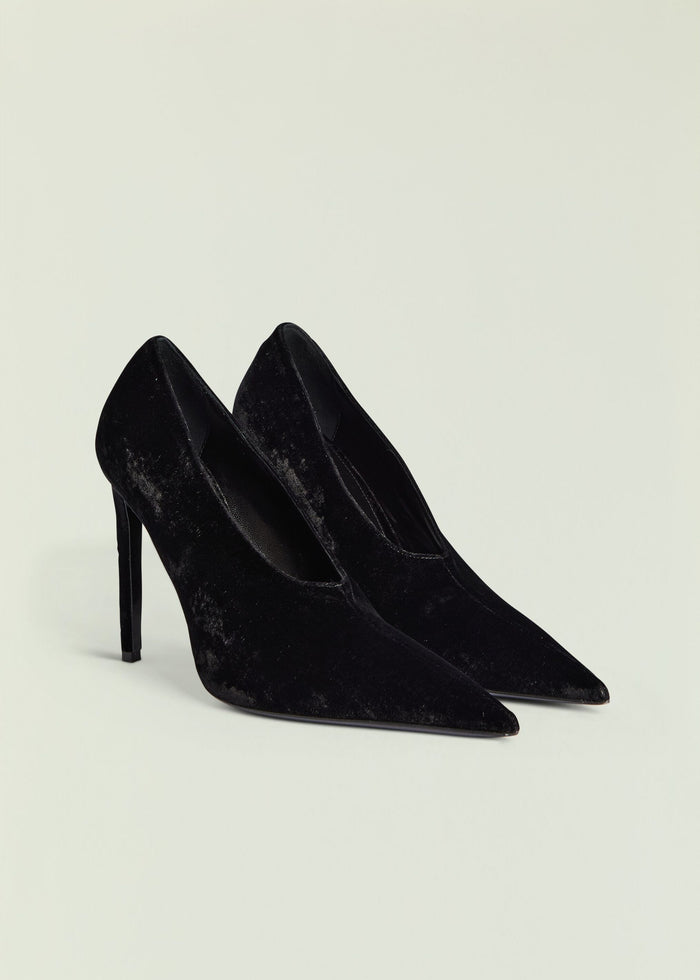 Black velvet Mollie Pump shown from the front with a sharp pointed toe